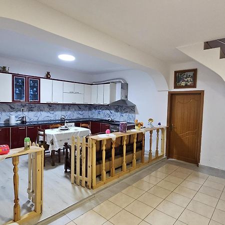 Maria Guest House Пермет Екстер'єр фото