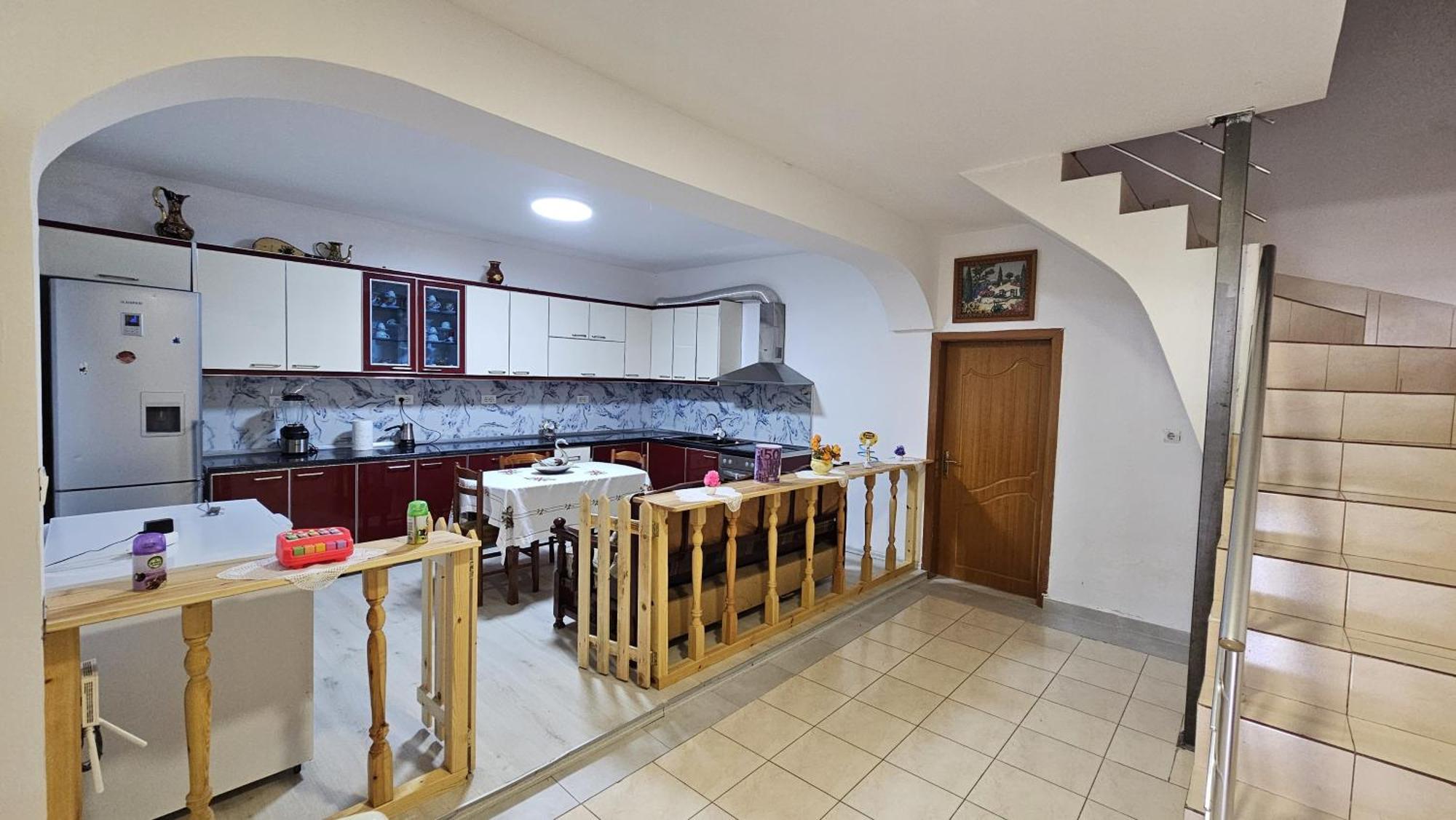 Maria Guest House Пермет Екстер'єр фото